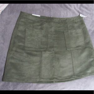 Old navy hunter green suede skirt